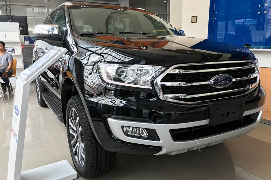 Ngoại thất Ford Everest Titanium 2.0L AT 4WD - Hình 1