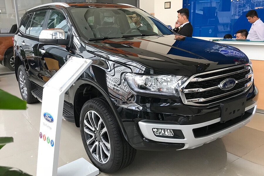 Ngoại thất Ford Everest Titanium 2.0L AT 4WD - Hình 2