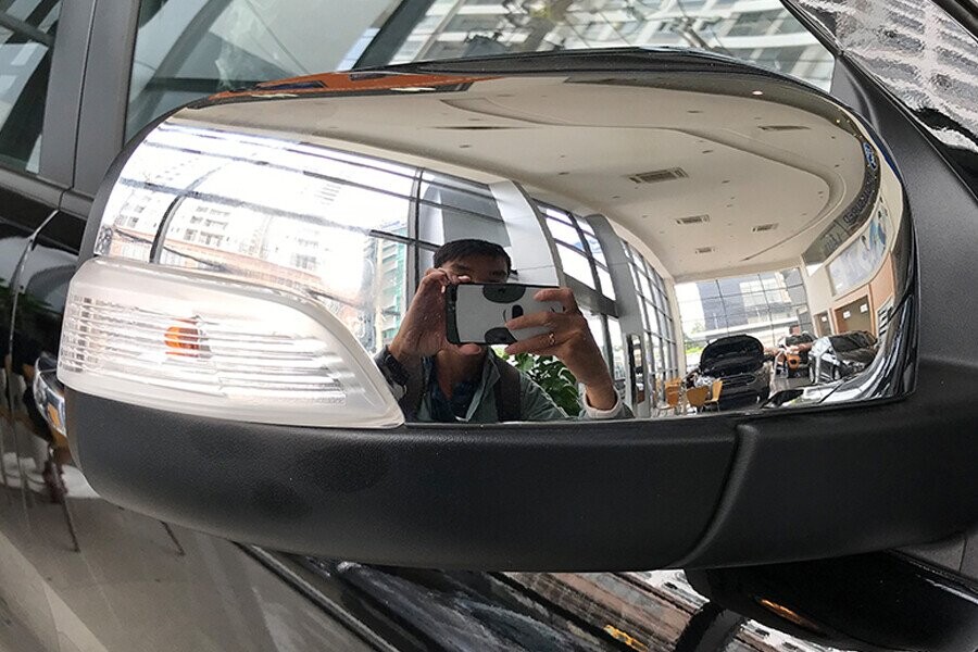 Ngoại thất Ford Everest Titanium 2.0L AT 4WD - Hình 8
