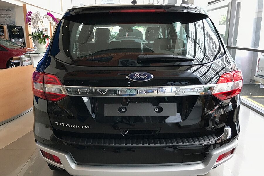 Ngoại thất Ford Everest Titanium 2.0L AT 4WD - Hình 11